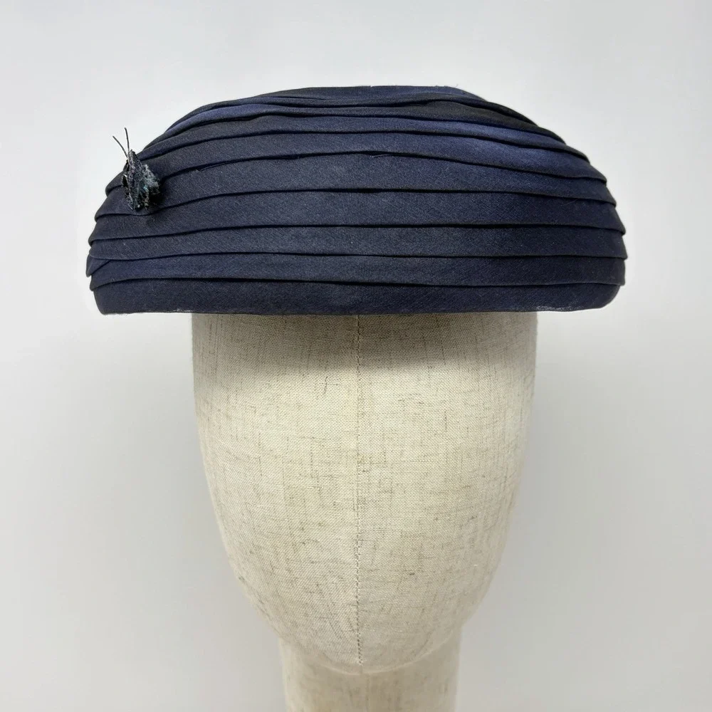 Vintage 1960s Navy Pillbox Hat Raffia Silk Faille Size 22 Jackie‎ O Style